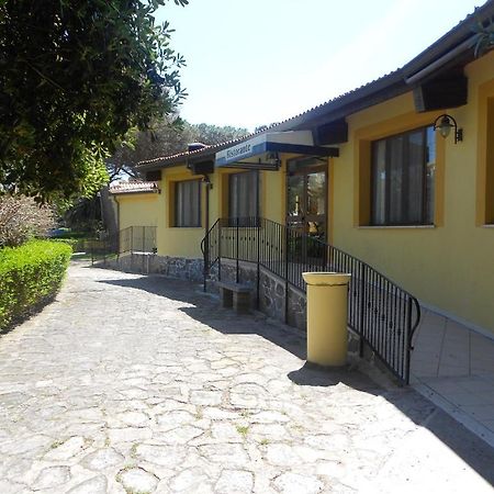 Hotel Fortezza Arborea Bagian luar foto