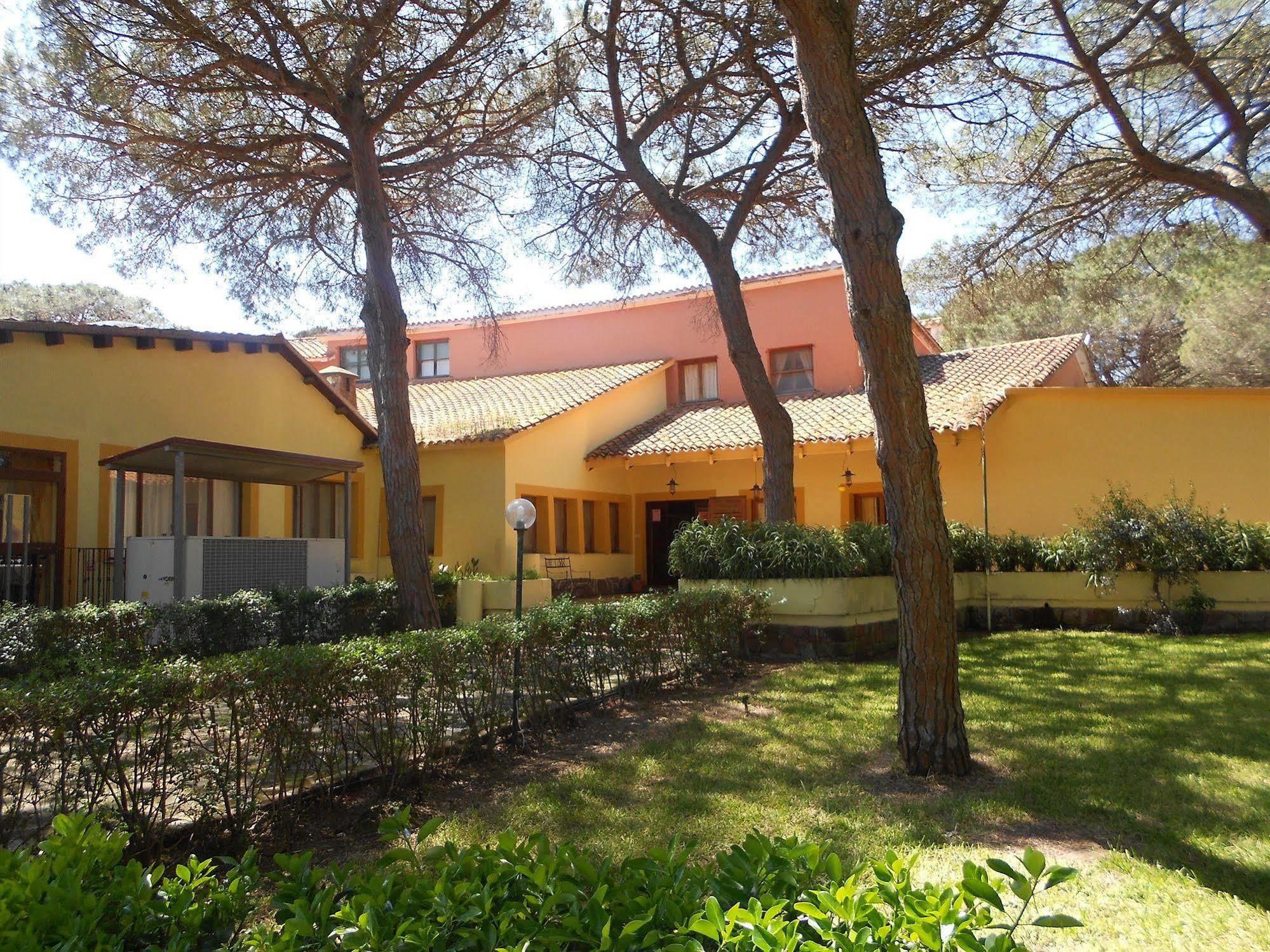 Hotel Fortezza Arborea Bagian luar foto