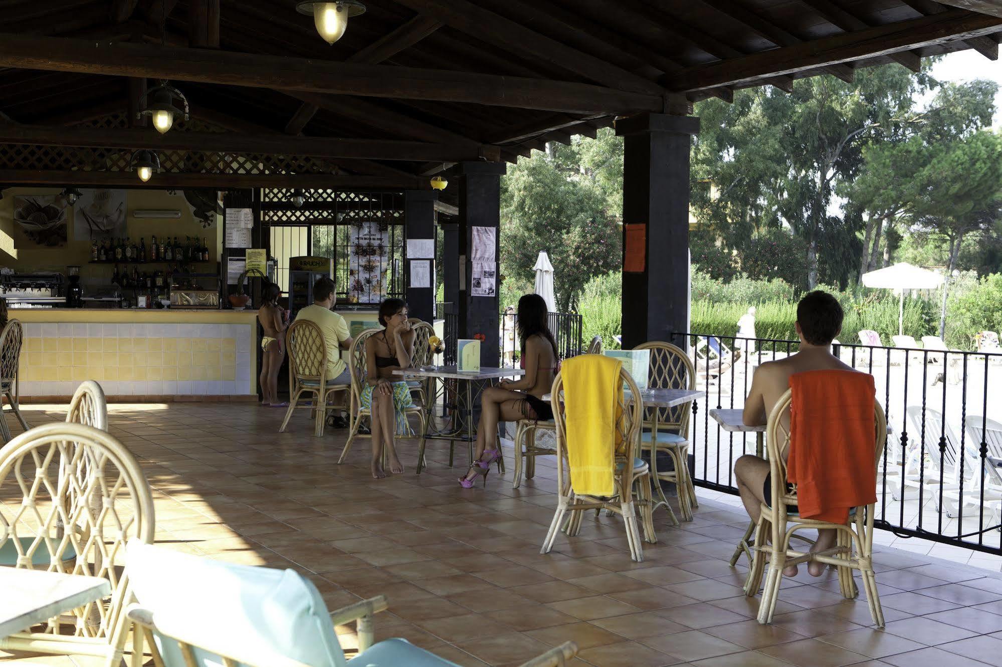Hotel Fortezza Arborea Bagian luar foto